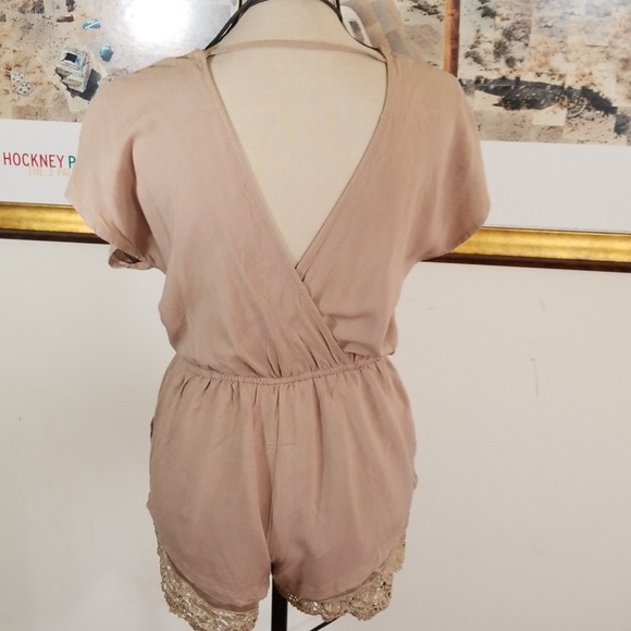 Haute Monde tan surplice short sleeves romper. L - Picture 4 of 7